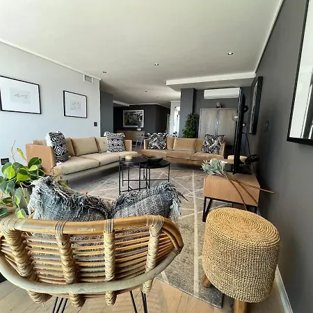 Escape Beachfront Studio 102 Apartment *